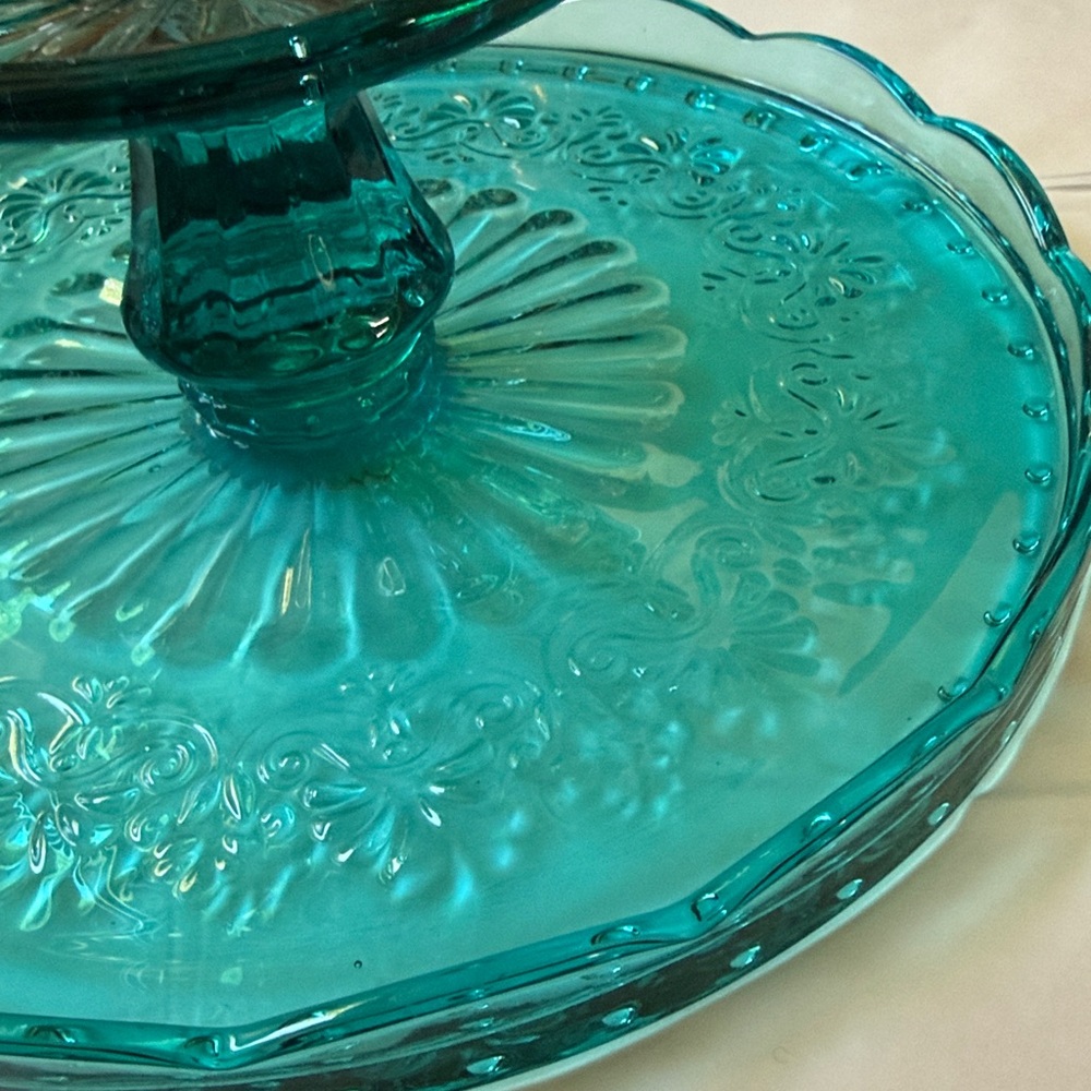 Pioneer Women Special Edition Cassie teal color glass cake stand - Picture 8 of 10